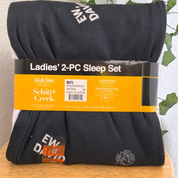 NWT Schitts Creek Pajamas "Ew David" Size M - Picture 3 of 3